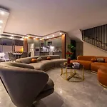 Carlito Villa