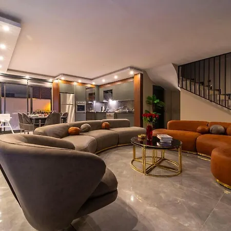 Carlito Villa